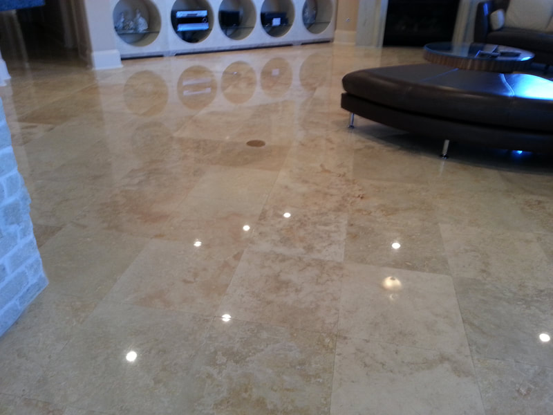 Full restoration on this travertine floor. Looking like new when is clean and polish. 